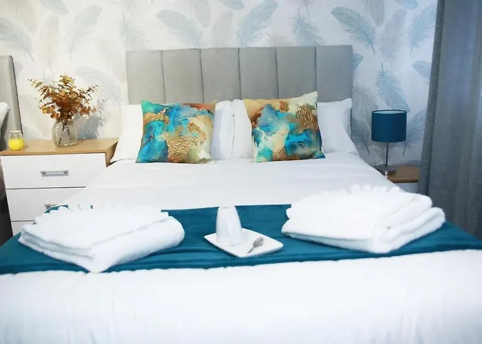 Superb Stonewall Terrace London